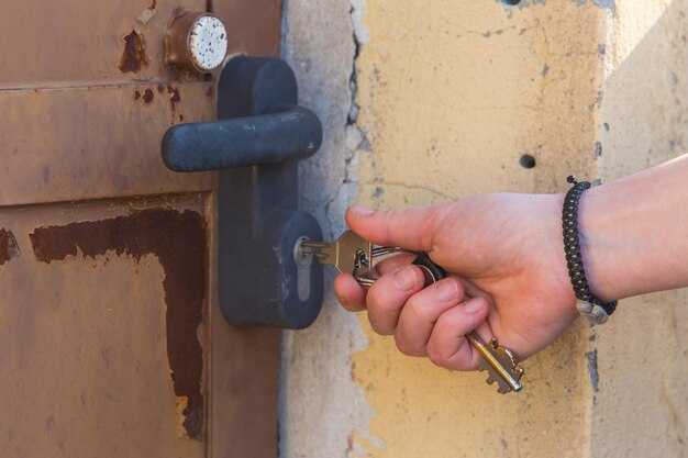 Вскрытие двери при отсутствии ключа: пошаговая инструкция