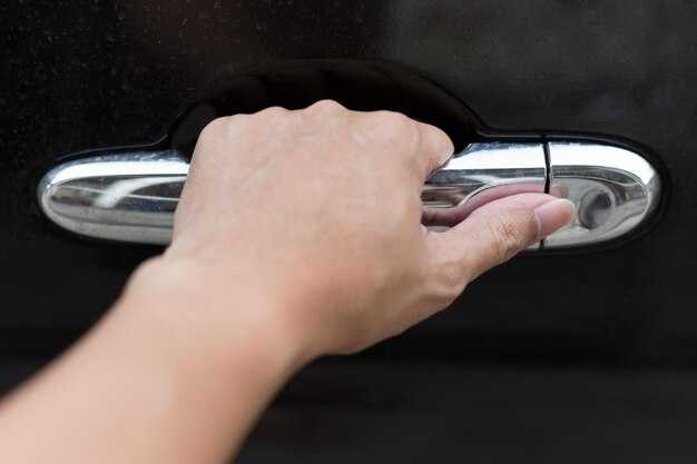 Снятие ручки с двери